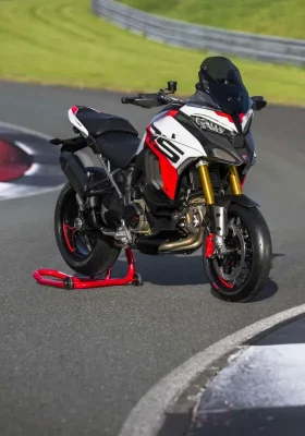 Новая Multistrada V4 RS: Туринг с гоночной душой от Ducati