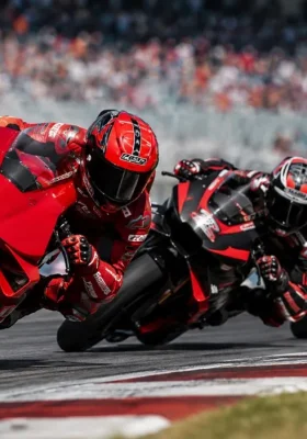 Ducati против Aprilia и KTM: как меняется тактика, когда соперники сокращают разрыв Ducati против Aprilia и KTM: как меняется тактика, когда соперники сокращают разрыв